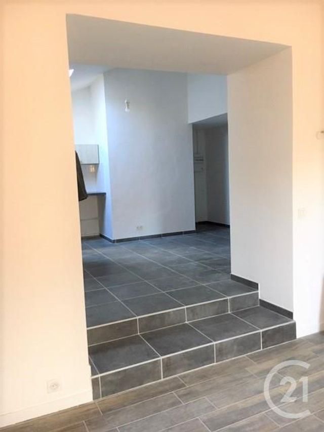 Appartement F2 à louer - 2 pièces - 48.0 m2 - BAGNOLS SUR CEZE - 30 - LANGUEDOC-ROUSSILLON - Century 21 La Big