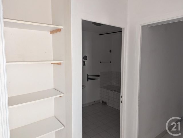 Appartement F2 à louer - 2 pièces - 48.0 m2 - BAGNOLS SUR CEZE - 30 - LANGUEDOC-ROUSSILLON - Century 21 La Big