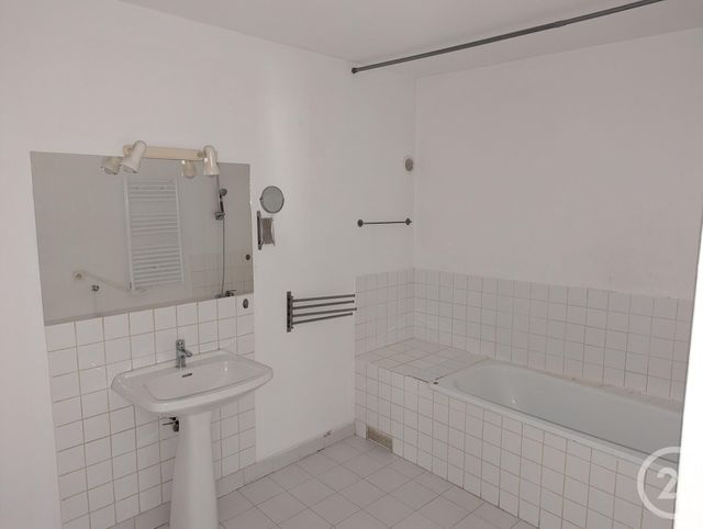 Appartement F2 à louer - 2 pièces - 48.0 m2 - BAGNOLS SUR CEZE - 30 - LANGUEDOC-ROUSSILLON - Century 21 La Big