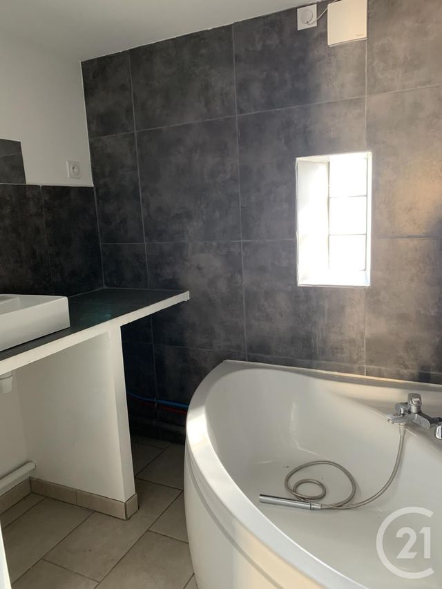 Appartement à louer - 2 pièces - 36.0 m2 - BAGNOLS SUR CEZE - 30 - LANGUEDOC-ROUSSILLON - Century 21 La Big