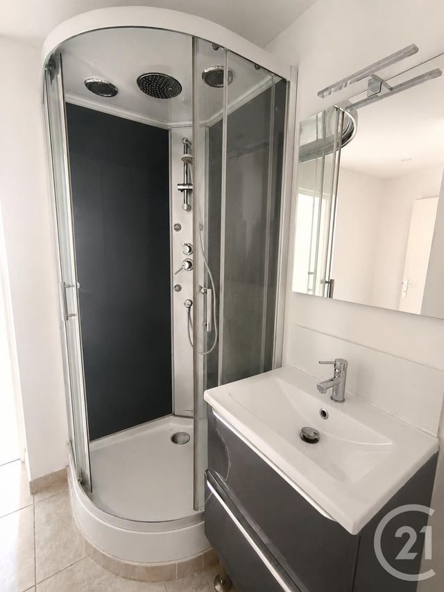 Appartement F2 à louer - 2 pièces - 44.0 m2 - BAGNOLS SUR CEZE - 30 - LANGUEDOC-ROUSSILLON - Century 21 La Big