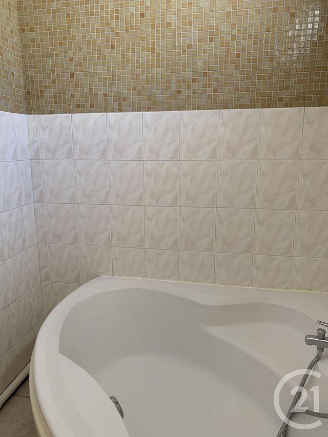 maison à louer - 5 pièces - 100.0 m2 - BAGNOLS SUR CEZE - 30 - LANGUEDOC-ROUSSILLON - Century 21 La Big
