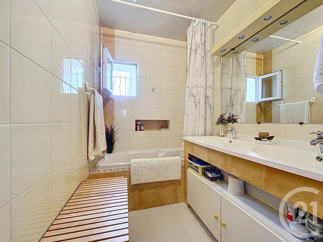 maison à vendre - 6 pièces - 125.7 m2 - CAVILLARGUES - 30 - LANGUEDOC-ROUSSILLON - Century 21 La Big