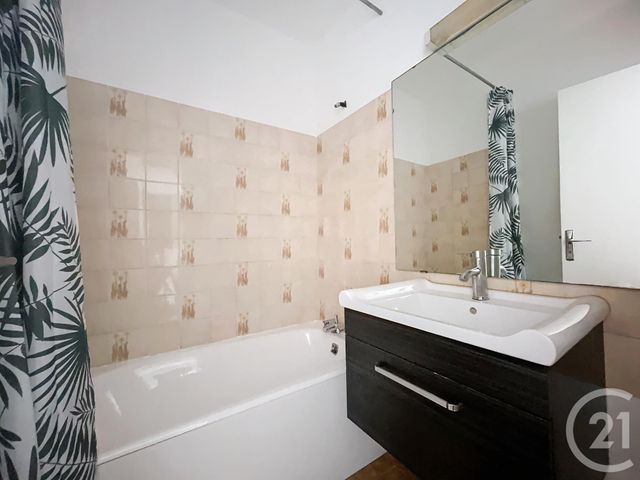Appartement F1 à louer - 1 pièce - 25.0 m2 - BAGNOLS SUR CEZE - 30 - LANGUEDOC-ROUSSILLON - Century 21 La Big