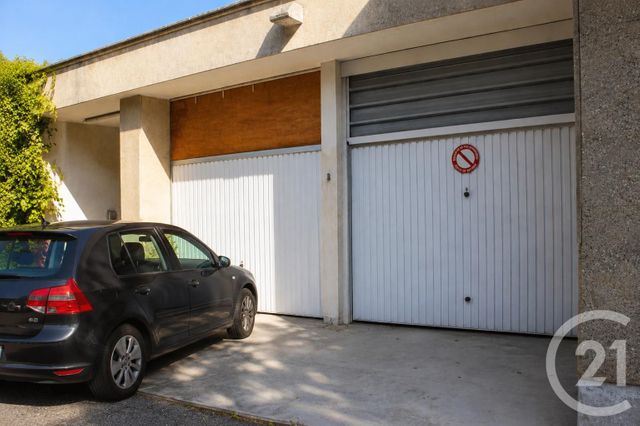 Parking à louer BAGNOLS SUR CEZE