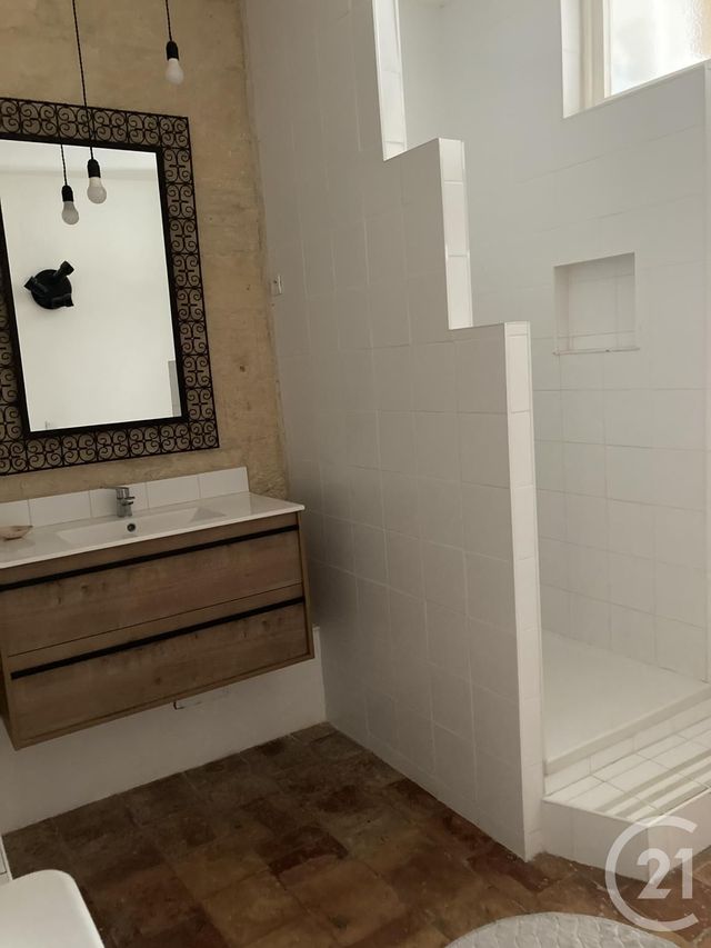 Appartement à louer - 2 pièces - 87.42 m2 - BAGNOLS SUR CEZE - 30 - LANGUEDOC-ROUSSILLON - Century 21 La Big