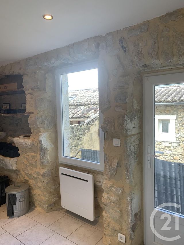 Appartement à louer - 2 pièces - 72.0 m2 - ST ANDRE DE ROQUEPERTUIS - 30 - LANGUEDOC-ROUSSILLON - Century 21 La Big