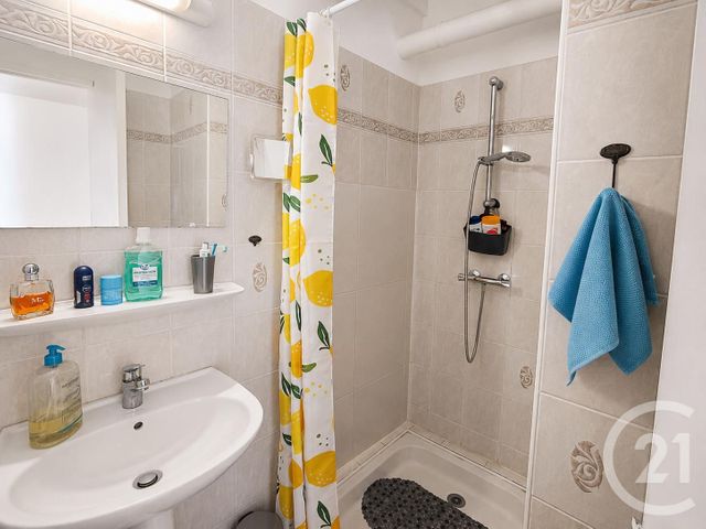 Appartement à louer - 3 pièces - 80.0 m2 - BAGNOLS SUR CEZE - 30 - LANGUEDOC-ROUSSILLON - Century 21 La Big