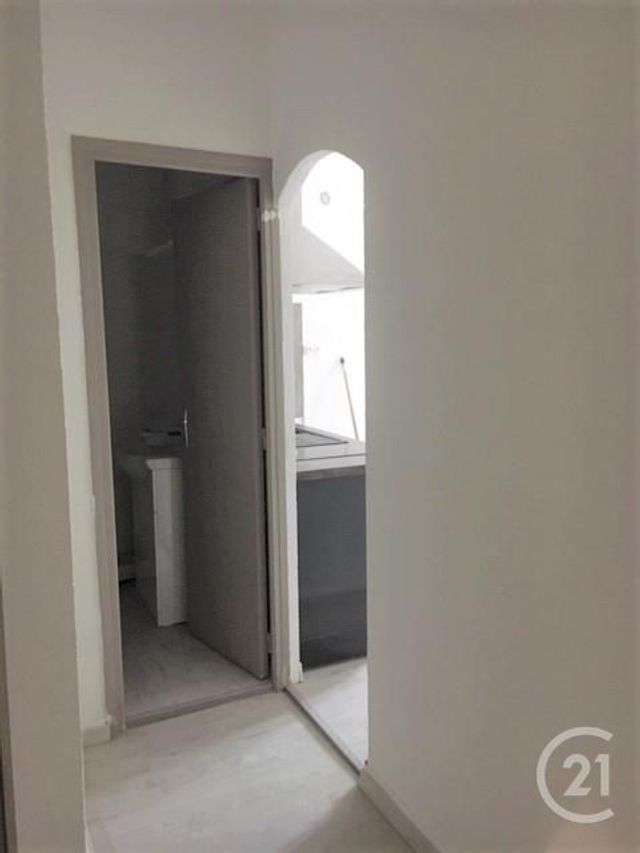 Appartement à louer - 2 pièces - 37.0 m2 - BAGNOLS SUR CEZE - 30 - LANGUEDOC-ROUSSILLON - Century 21 La Big