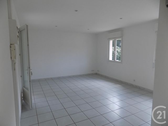 Appartement F2 à louer - 2 pièces - 48.0 m2 - BAGNOLS SUR CEZE - 30 - LANGUEDOC-ROUSSILLON - Century 21 La Big