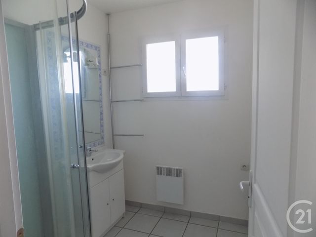 Appartement F2 à louer - 2 pièces - 48.0 m2 - BAGNOLS SUR CEZE - 30 - LANGUEDOC-ROUSSILLON - Century 21 La Big