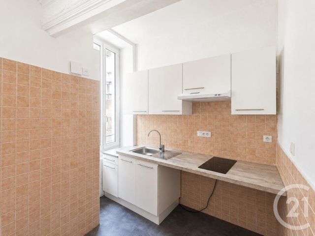 Appartement à louer - 2 pièces - 50.0 m2 - BAGNOLS SUR CEZE - 30 - LANGUEDOC-ROUSSILLON - Century 21 La Big
