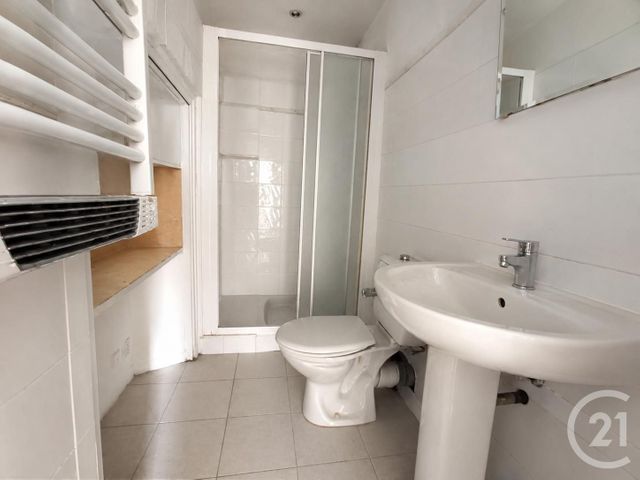 Appartement à louer - 2 pièces - 50.0 m2 - BAGNOLS SUR CEZE - 30 - LANGUEDOC-ROUSSILLON - Century 21 La Big