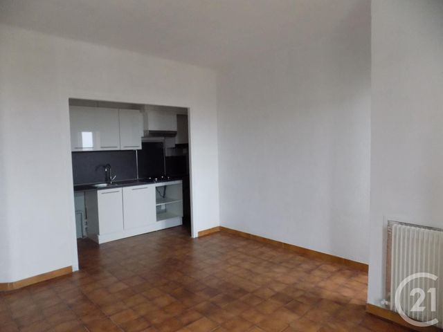 Appartement à louer - 2 pièces - 45.0 m2 - BAGNOLS SUR CEZE - 30 - LANGUEDOC-ROUSSILLON - Century 21 La Big
