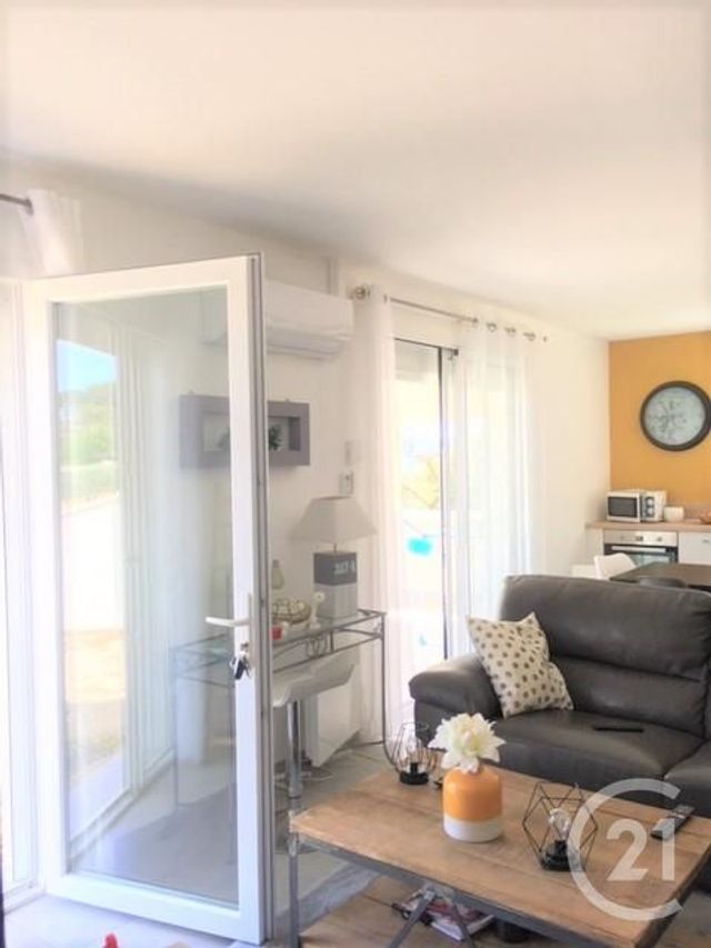 Appartement à louer - 2 pièces - 50.0 m2 - LAUDUN L ARDOISE - 30 - LANGUEDOC-ROUSSILLON - Century 21 La Big