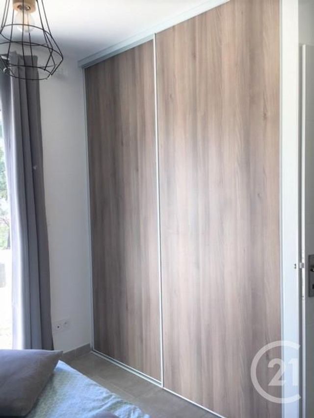 Appartement à louer - 2 pièces - 50.0 m2 - LAUDUN L ARDOISE - 30 - LANGUEDOC-ROUSSILLON - Century 21 La Big
