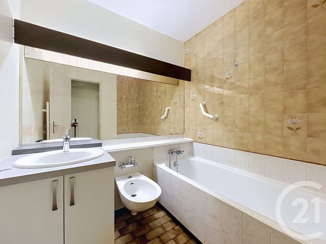 Appartement T3 à vendre - 3 pièces - 53.0 m2 - BAGNOLS SUR CEZE - 30 - LANGUEDOC-ROUSSILLON - Century 21 La Big
