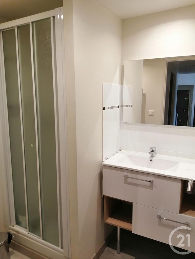 Appartement à louer - 2 pièces - 38.19 m2 - BAGNOLS SUR CEZE - 30 - LANGUEDOC-ROUSSILLON - Century 21 La Big
