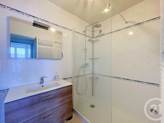 Appartement F4 à louer - 3 pièces - 74.33 m2 - BAGNOLS SUR CEZE - 30 - LANGUEDOC-ROUSSILLON - Century 21 La Big