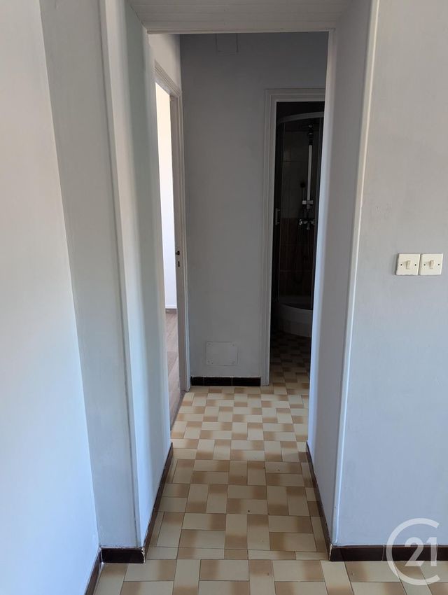 Appartement F3 à louer - 3 pièces - 65.0 m2 - BAGNOLS SUR CEZE - 30 - LANGUEDOC-ROUSSILLON - Century 21 La Big