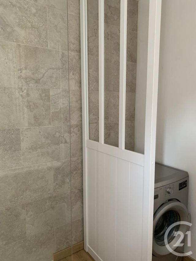 Appartement à louer - 3 pièces - 67.0 m2 - BAGNOLS SUR CEZE - 30 - LANGUEDOC-ROUSSILLON - Century 21 La Big