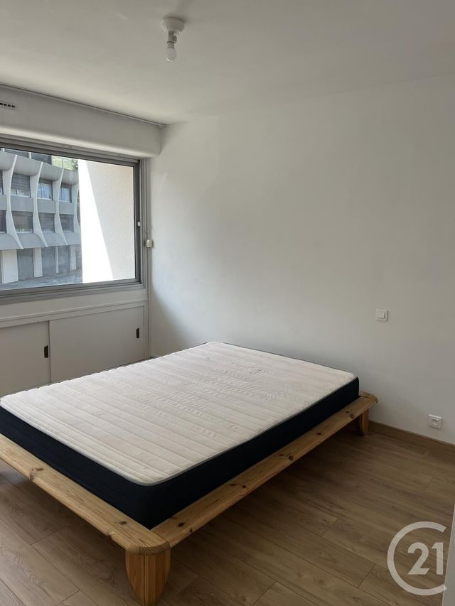 Appartement à louer - 3 pièces - 67.0 m2 - BAGNOLS SUR CEZE - 30 - LANGUEDOC-ROUSSILLON - Century 21 La Big
