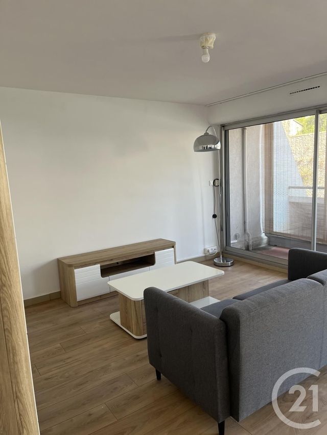 Appartement à louer - 3 pièces - 67.0 m2 - BAGNOLS SUR CEZE - 30 - LANGUEDOC-ROUSSILLON - Century 21 La Big