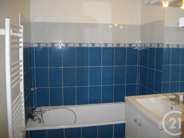 Appartement F2 à louer - 2 pièces - 46.6 m2 - BAGNOLS SUR CEZE - 30 - LANGUEDOC-ROUSSILLON - Century 21 La Big
