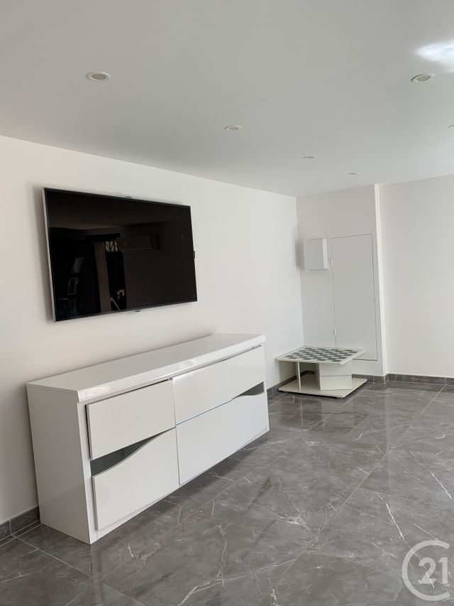 Appartement F1 à louer - 1 pièce - 44.0 m2 - BAGNOLS SUR CEZE - 30 - LANGUEDOC-ROUSSILLON - Century 21 La Big