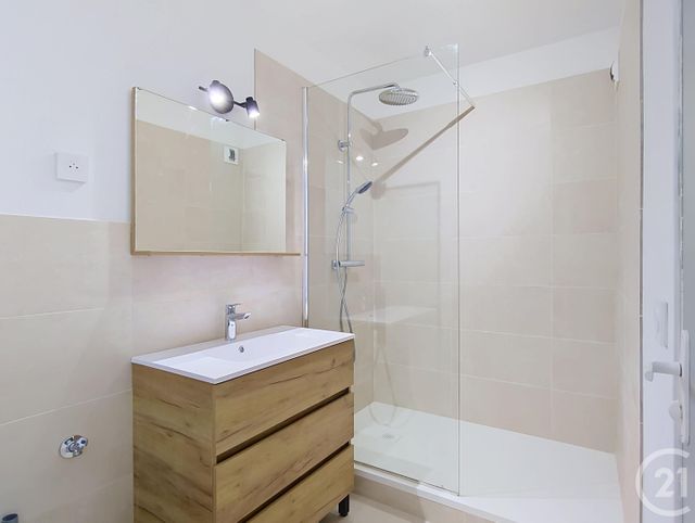 Appartement à louer - 2 pièces - 53.64 m2 - BAGNOLS SUR CEZE - 30 - LANGUEDOC-ROUSSILLON - Century 21 La Big