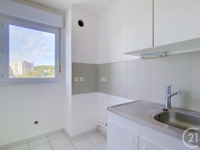 Appartement à louer - 2 pièces - 53.64 m2 - BAGNOLS SUR CEZE - 30 - LANGUEDOC-ROUSSILLON - Century 21 La Big