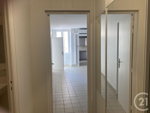 Appartement F2 à louer - 2 pièces - 50.0 m2 - BAGNOLS SUR CEZE - 30 - LANGUEDOC-ROUSSILLON - Century 21 La Big