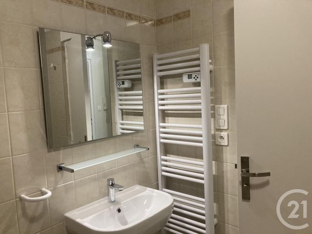 Appartement F2 à louer - 2 pièces - 50.0 m2 - BAGNOLS SUR CEZE - 30 - LANGUEDOC-ROUSSILLON - Century 21 La Big