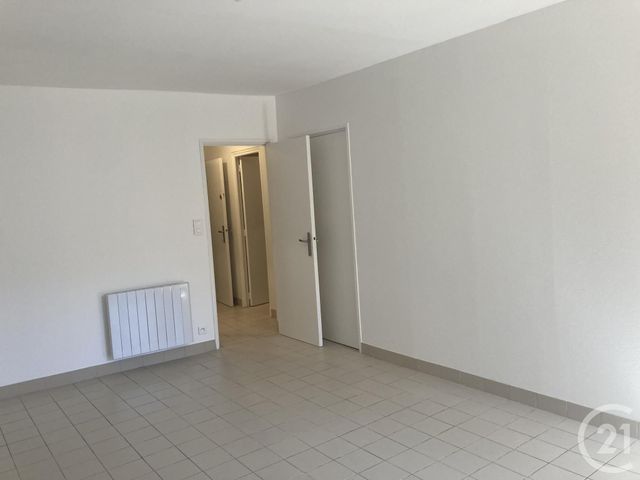 Appartement F2 à louer - 2 pièces - 50.0 m2 - BAGNOLS SUR CEZE - 30 - LANGUEDOC-ROUSSILLON - Century 21 La Big