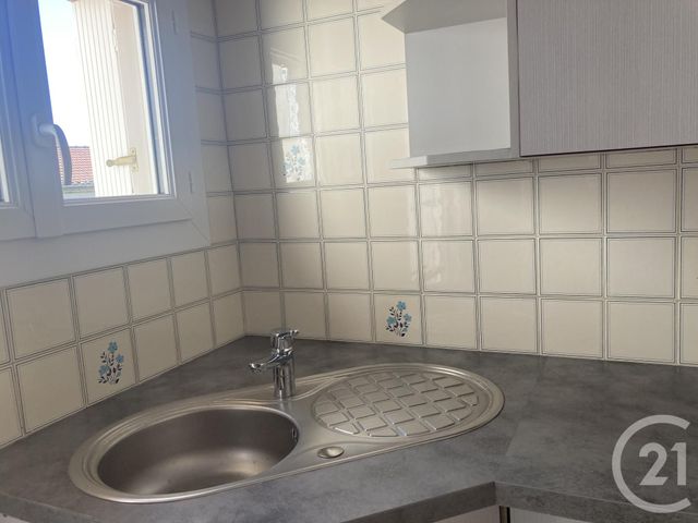 Appartement F2 à louer - 2 pièces - 50.0 m2 - BAGNOLS SUR CEZE - 30 - LANGUEDOC-ROUSSILLON - Century 21 La Big