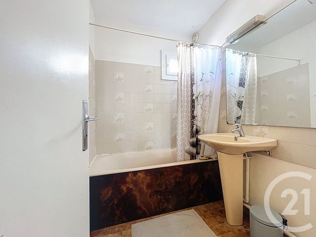 Appartement T2 à louer - 2 pièces - 43.21 m2 - BAGNOLS SUR CEZE - 30 - LANGUEDOC-ROUSSILLON - Century 21 La Big